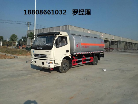 国四多利卡运油车