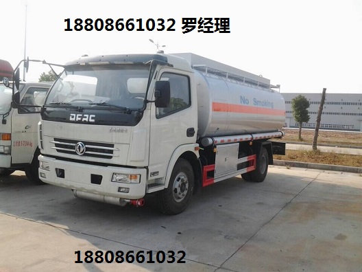 国四多利卡运油车