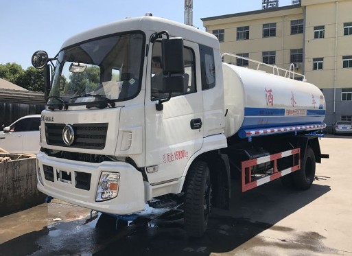 东风专底12吨洒水车