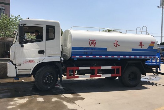 东风专底12吨洒水车