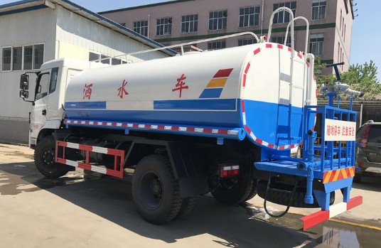 东风专底12吨洒水车