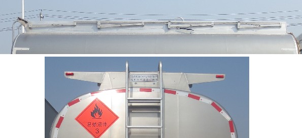 解放J6单桥13吨铝合金油罐车