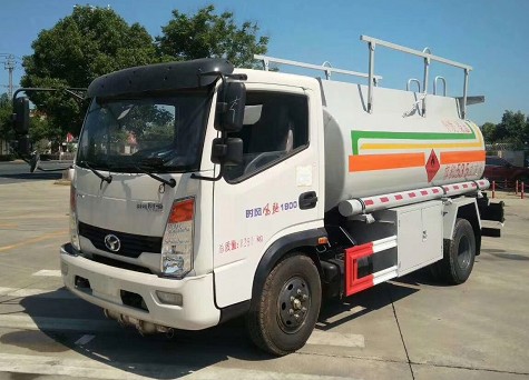 时风风弛5吨加油车