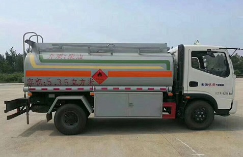 时风风弛5吨加油车