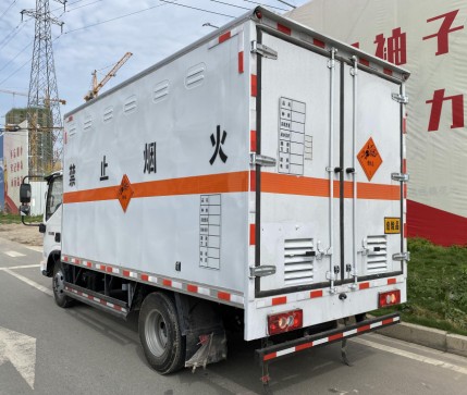 国六福田奥铃速运蓝牌4.1米爆破器材运输车_湖北楚胜汽车