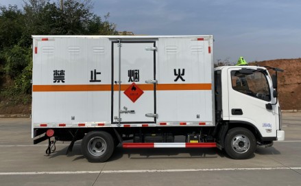 国六福田奥铃速运蓝牌4.08米2类易燃气体厢式运输车