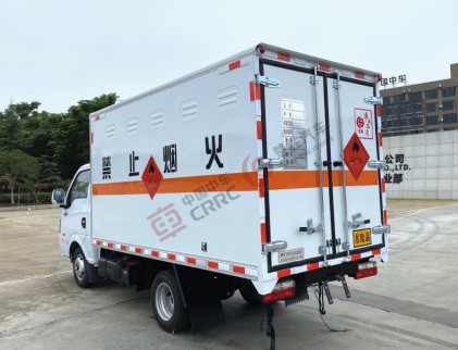 国六东风途逸汽油版2.7米/3米易燃气体厢式运输车