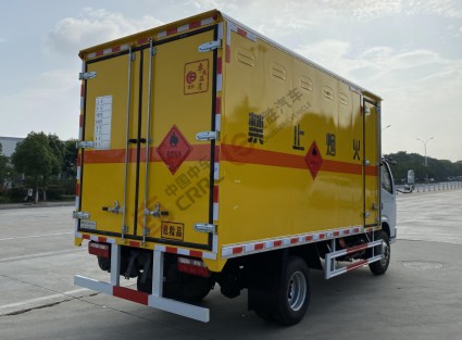 国六东风多利卡D6黄牌4.1米类易燃气体厢式运输车