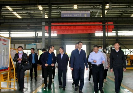 湖北省经信厅党组书记、厅长刘海军等领导一行莅临湖北楚胜汽车有限公司开展调研生产经营工作