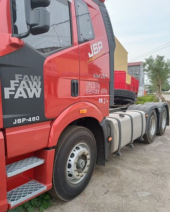 库存解放J6P双驱牵引车 库存解放J6P双驱牵引车