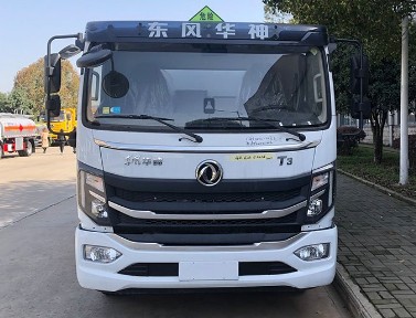 国六东风华神(T3)8吨油罐车