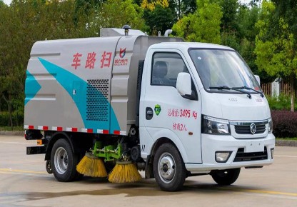 国六东风途逸扫路车_威牌CLW5030TSL6型扫路车