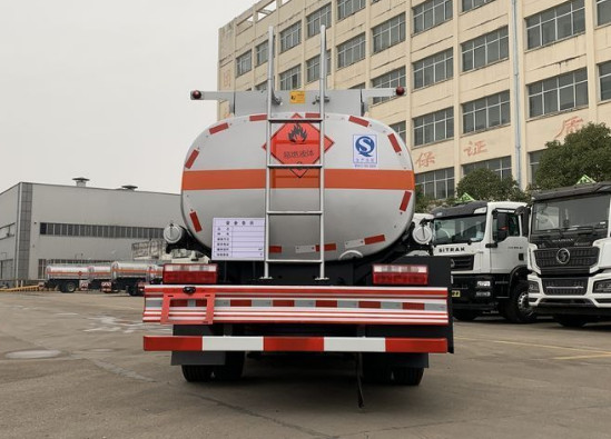 国六解放(J6F)7吨油罐车|加油车 国六解放(J6F)7吨油罐车|加油车