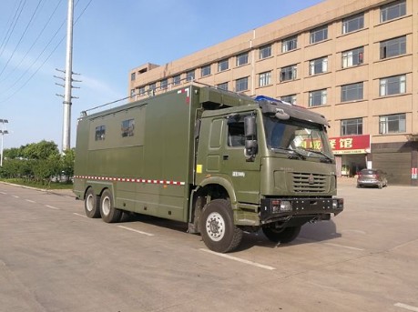 重汽六驱野外自行式炊事车