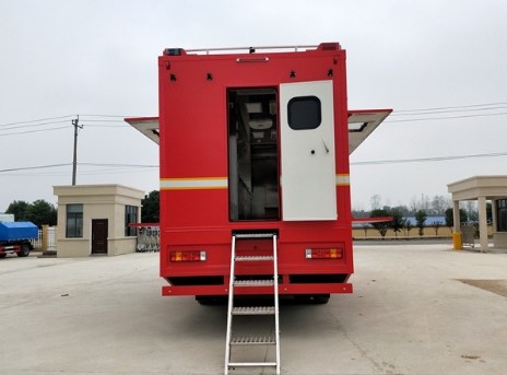 重汽6×6消防饮食保障车