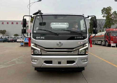 5吨东风多利卡D6油罐车 5吨东风多利卡D6油罐车