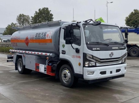 东风多利卡8吨油罐车 东风多利卡8吨油罐车