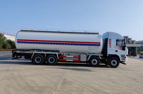 40方红岩杰狮散装水泥车