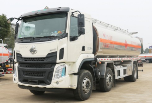 东风柳汽乘龙6X2运油车_东风柳汽乘龙小三轴油罐车_东风柳汽乘龙前四后四油罐车