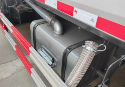 一体成型污水箱带呼吸阀,带清淤孔 一体成型污水箱带呼吸阀,带清淤孔