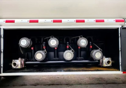 ��������������ǰ�ĺ���͹޳�_��������������35���͹޳�